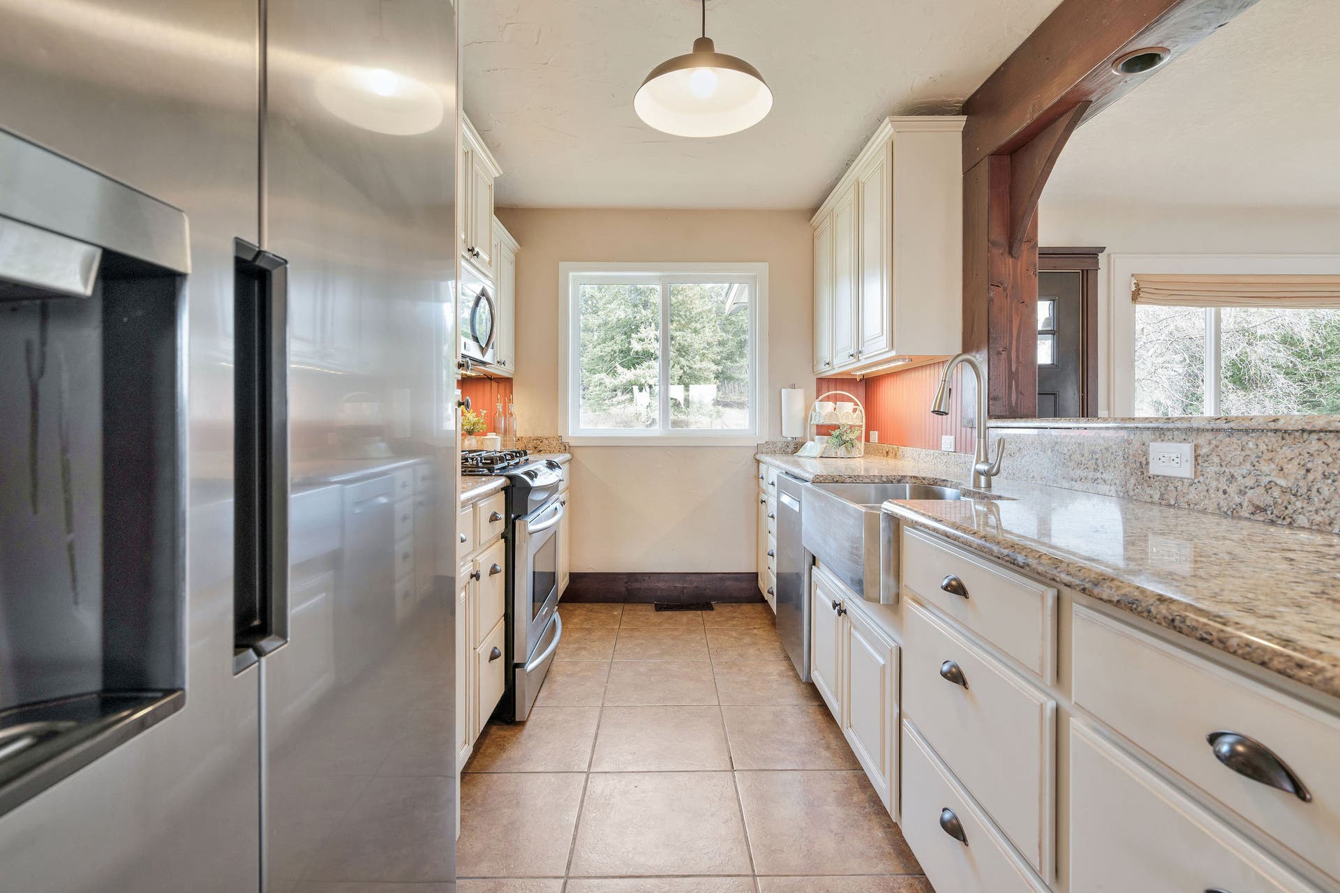 170 Kohler Lake Lane, Kalispell, MT 59901 Kitchen, stainless steel appliances, Open Floor plan