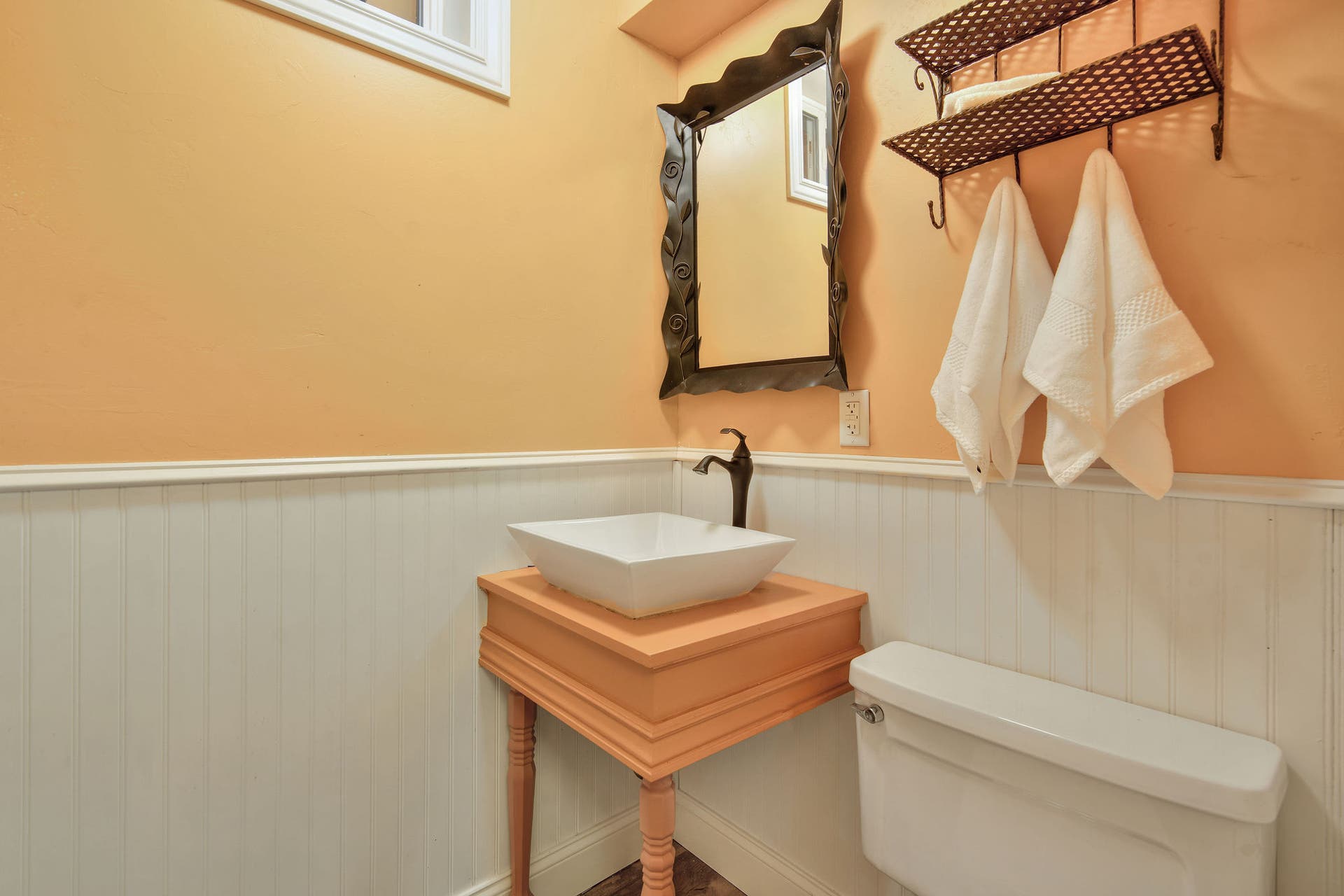 170 Kohler Lake Lane, Kalispell, MT 59901 Half bath