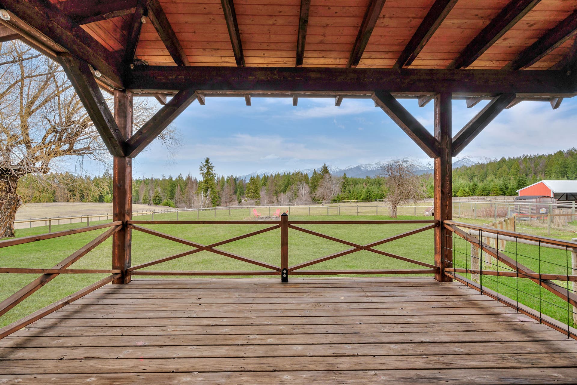 170 Kohler Lake Lane, Kalispell, MT 59901 Covered back porch