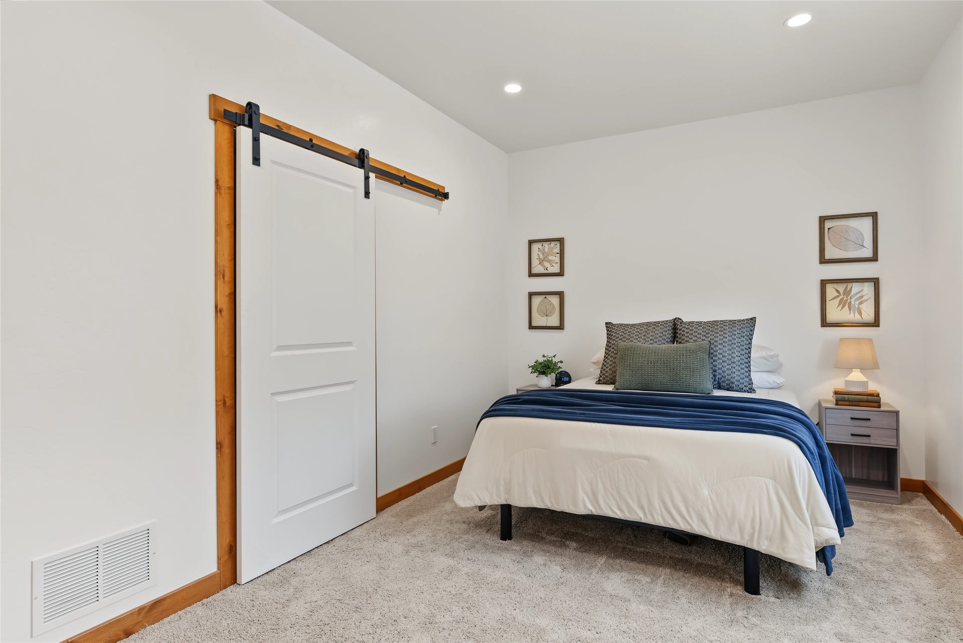 710 August Way, Kalispell, MT 59901 Primary bedroom w/walk-in closet
