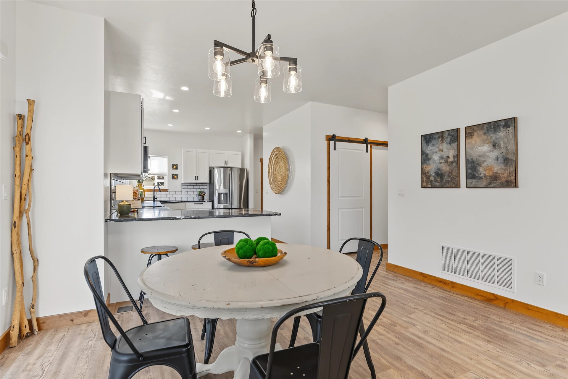 710 August Way, Kalispell, MT 59901 Dining area