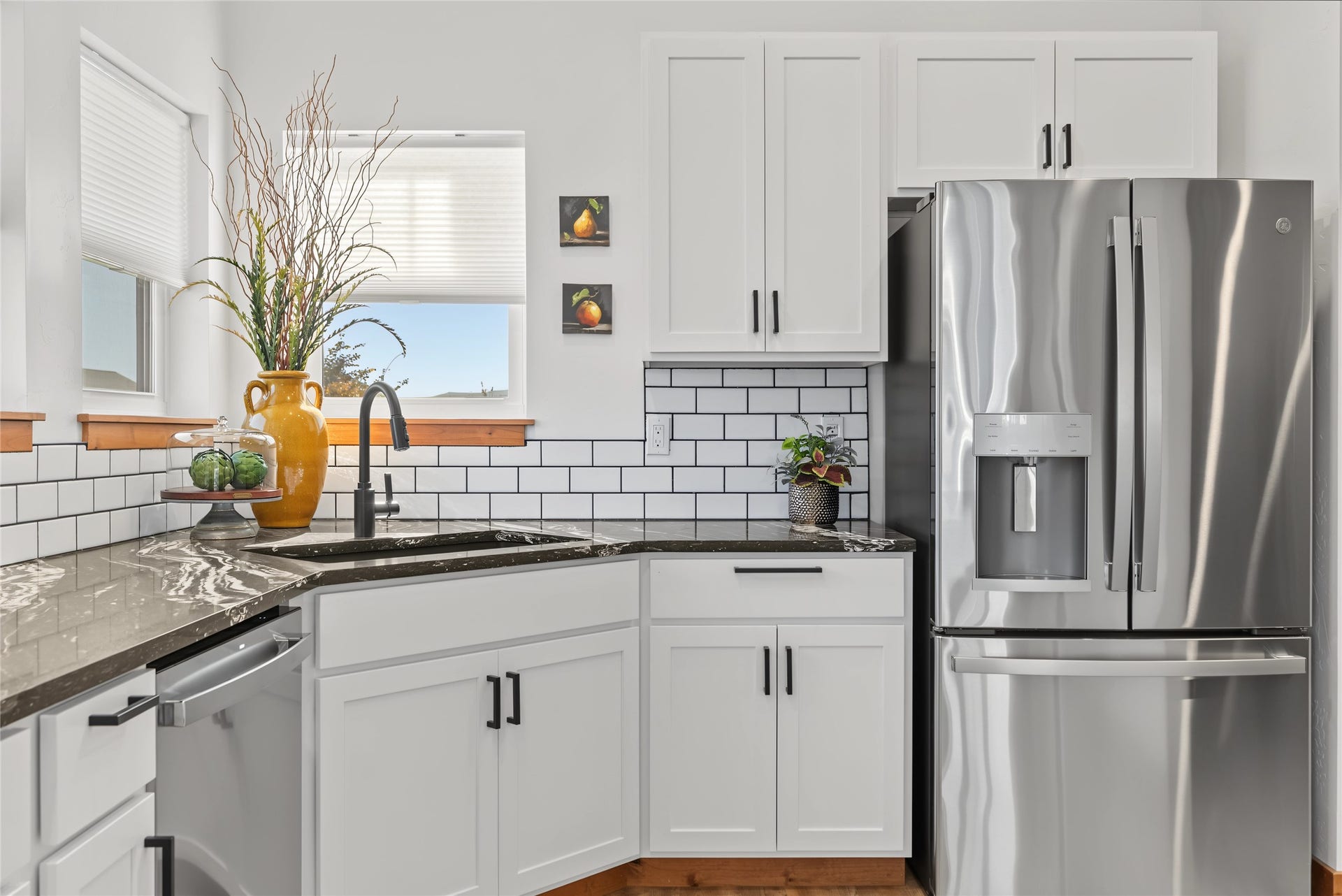 710 August Way, Kalispell, MT 59901 Stainless steel appliances.