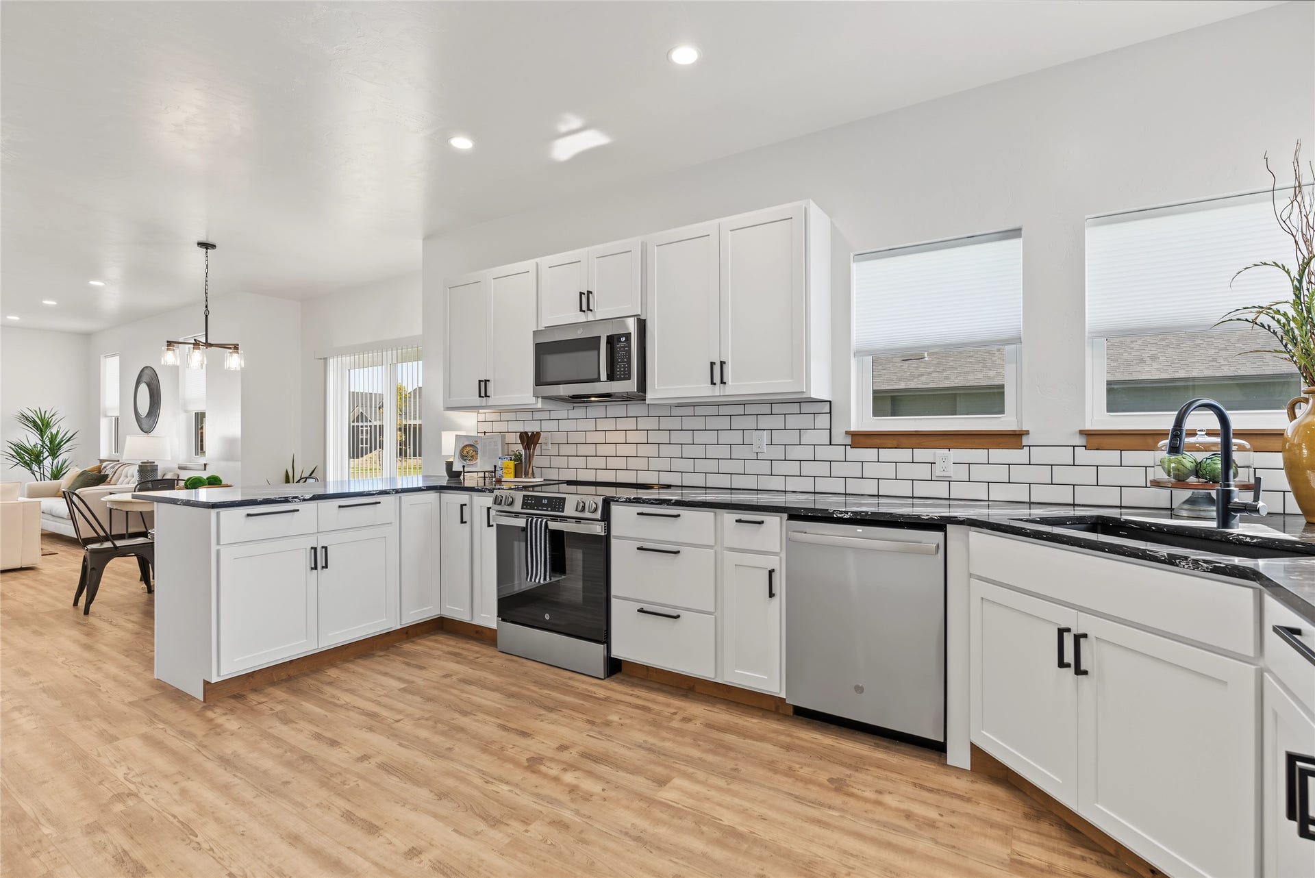 710 August Way, Kalispell, MT 59901 Kitchen