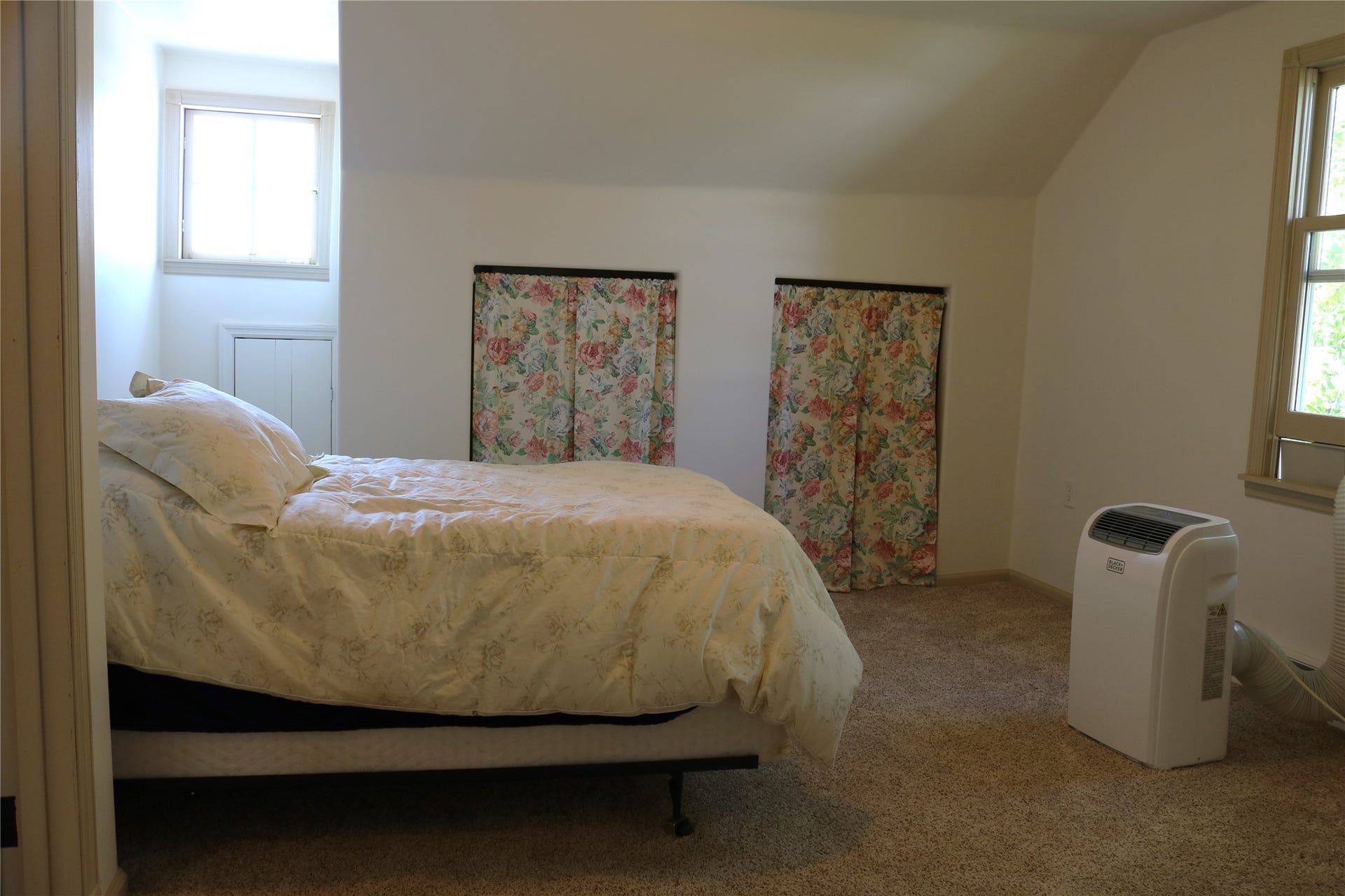 Upstairs bedroom