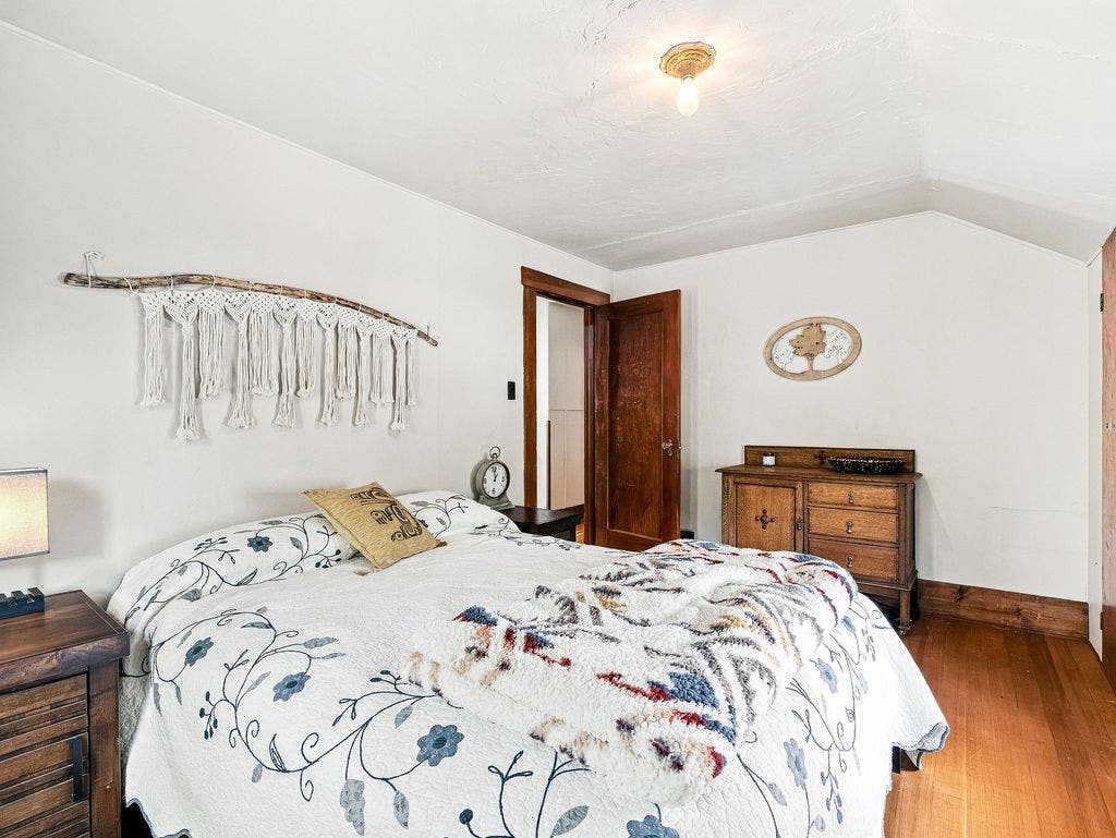 220 Adams Street, Helena, MT 59601 220 Adams Street, Helena, MT 59601