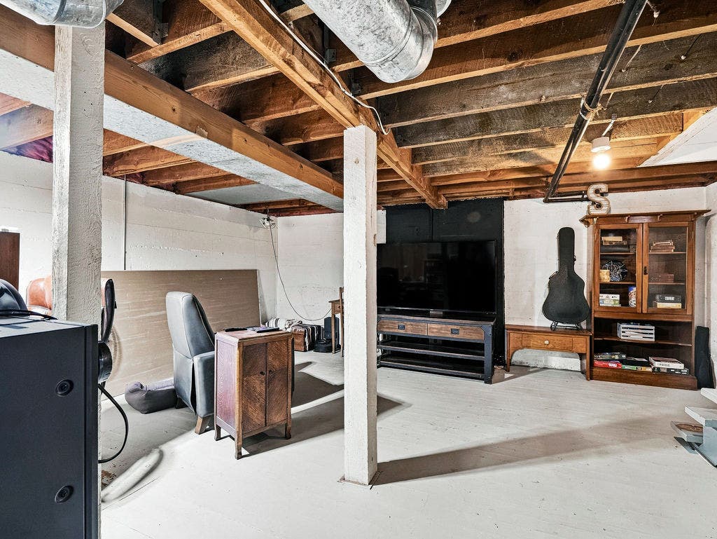 220 Adams Street, Helena, MT 59601 220 Adams Street, Helena, MT 59601
