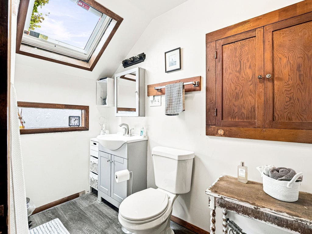 220 Adams Street, Helena, MT 59601 220 Adams Street, Helena, MT 59601