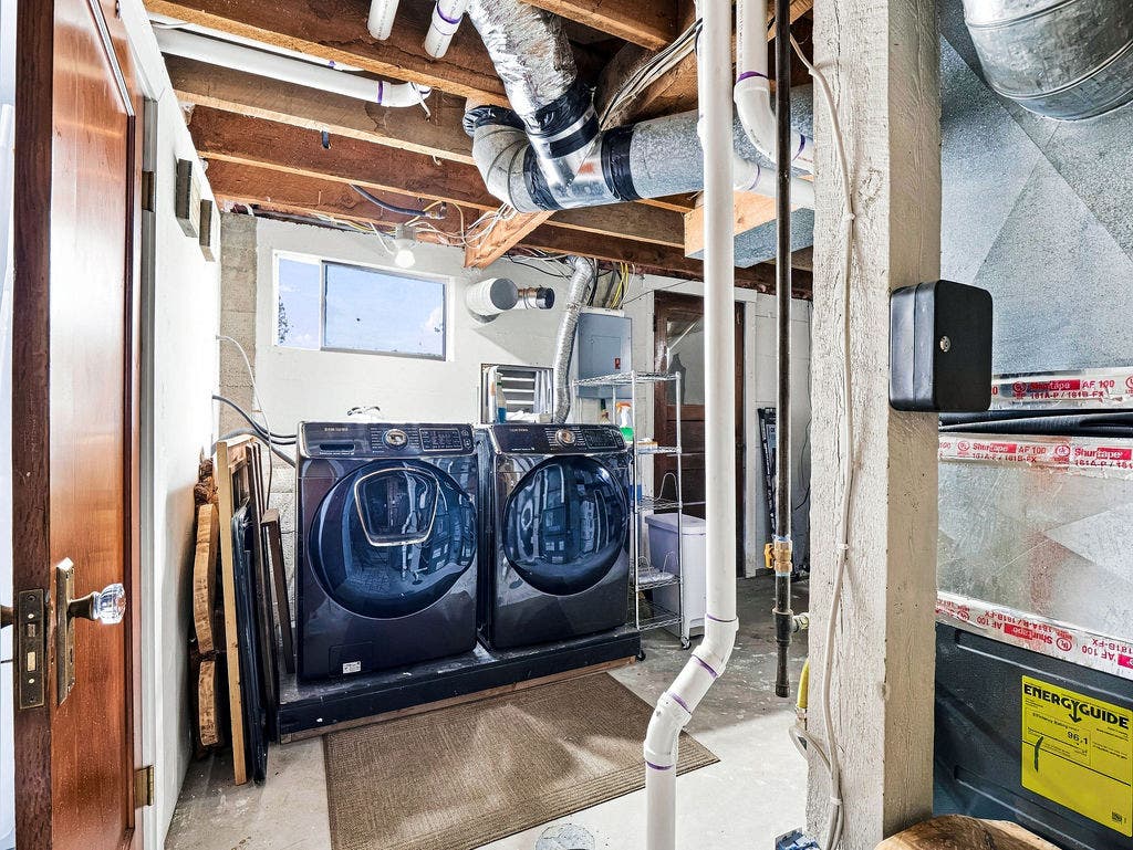 220 Adams Street, Helena, MT 59601 220 Adams Street, Helena, MT 59601