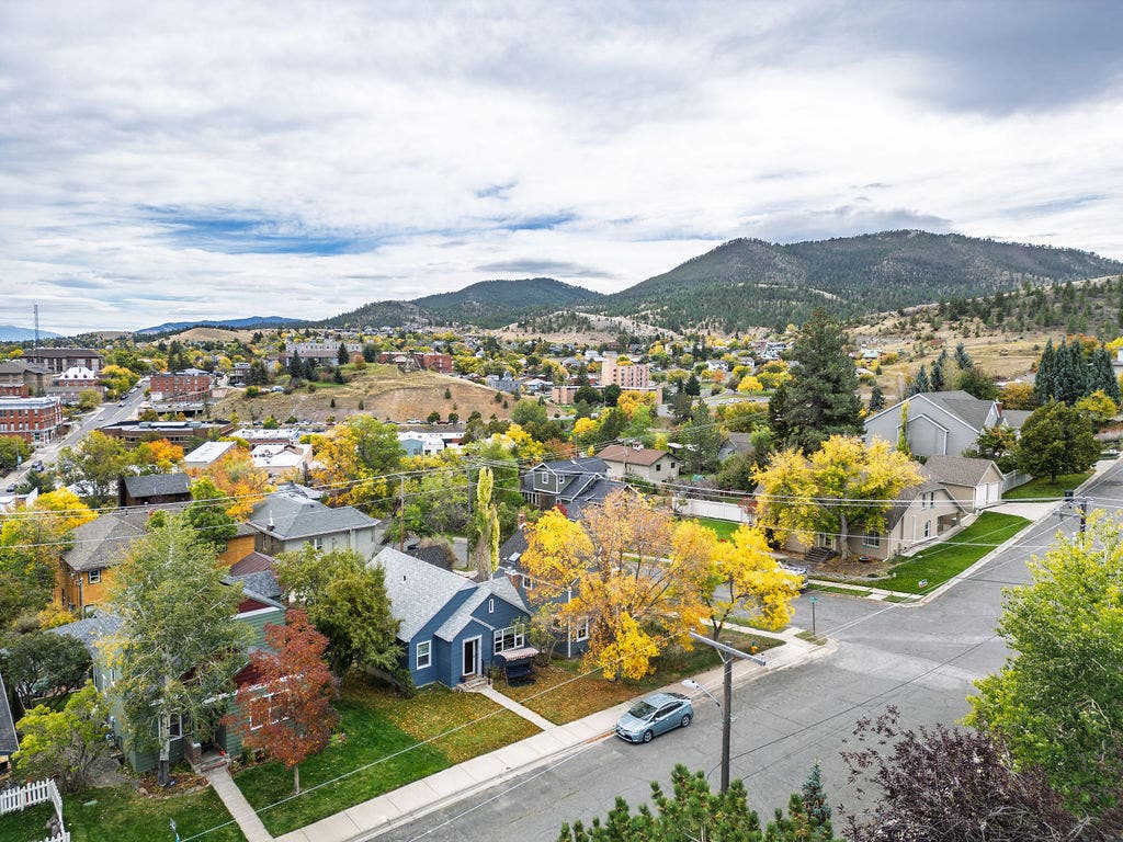 220 Adams Street, Helena, MT 59601 220 Adams Street, Helena, MT 59601