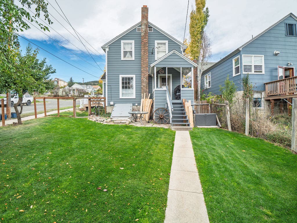 220 Adams Street, Helena, MT 59601 220 Adams Street, Helena, MT 59601