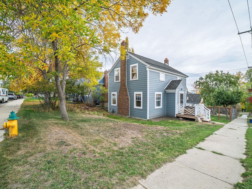 220 Adams Street, Helena, MT 59601 220 Adams Street, Helena, MT 59601