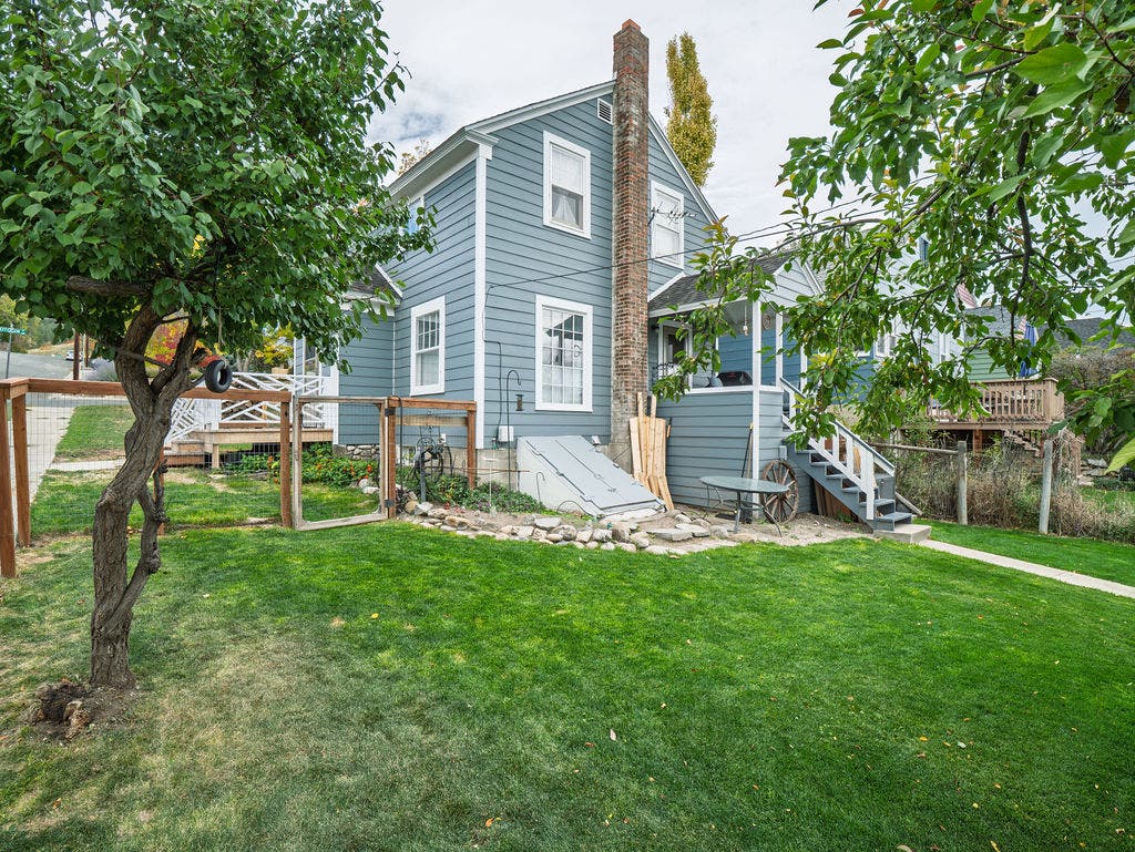 220 Adams Street, Helena, MT 59601 220 Adams Street, Helena, MT 59601