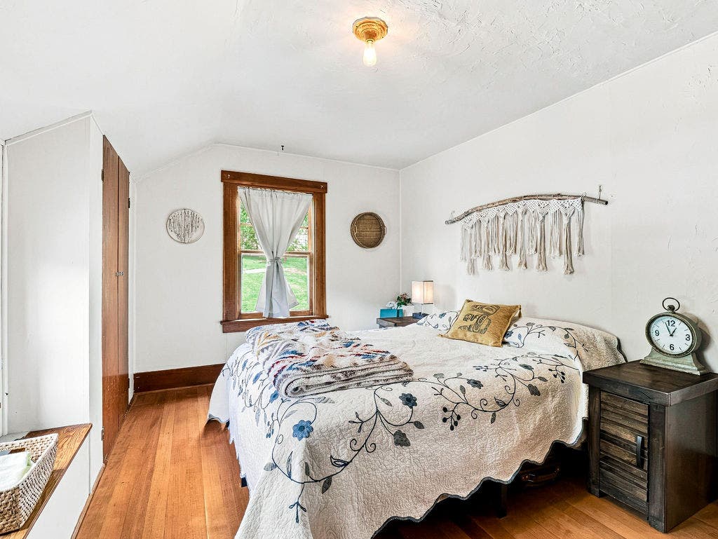 220 Adams Street, Helena, MT 59601 220 Adams Street, Helena, MT 59601