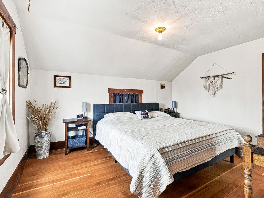 220 Adams Street, Helena, MT 59601 220 Adams Street, Helena, MT 59601