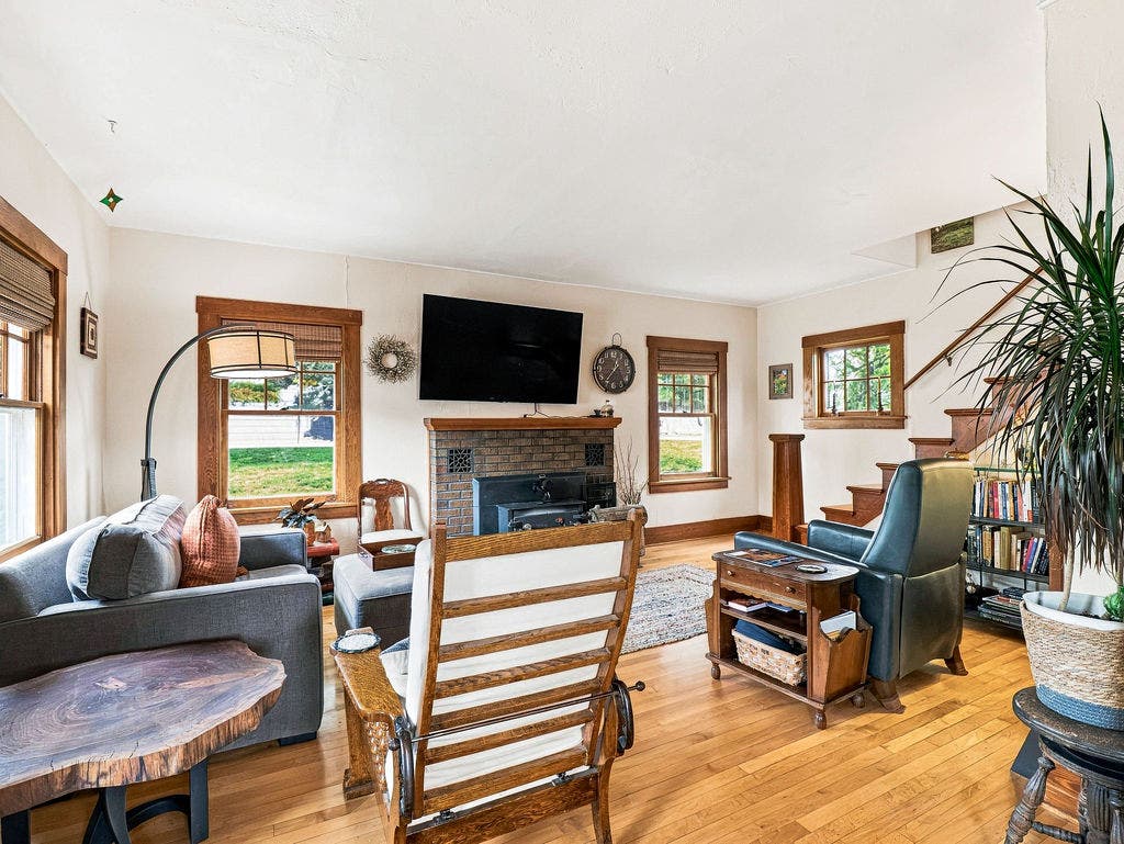 220 Adams Street, Helena, MT 59601 220 Adams Street, Helena, MT 59601