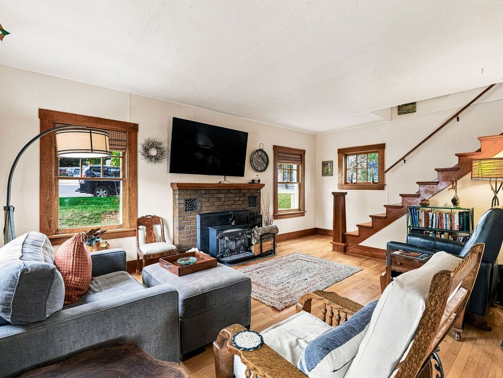 220 Adams Street, Helena, MT 59601 220 Adams Street, Helena, MT 59601