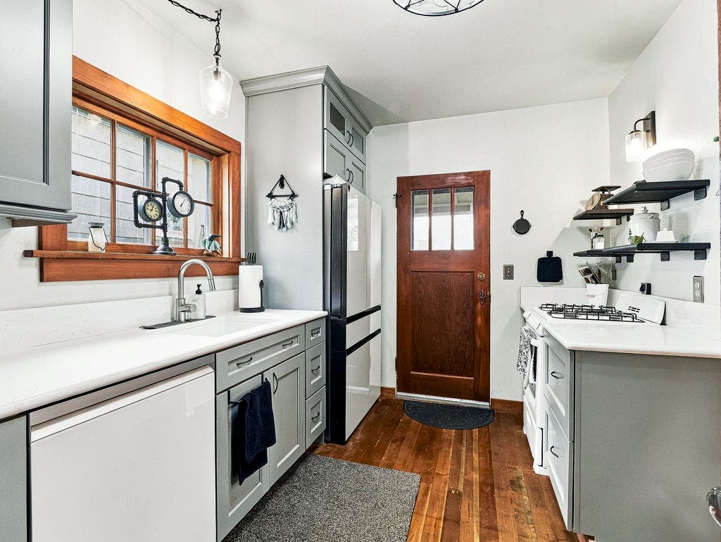 220 Adams Street, Helena, MT 59601 220 Adams Street, Helena, MT 59601