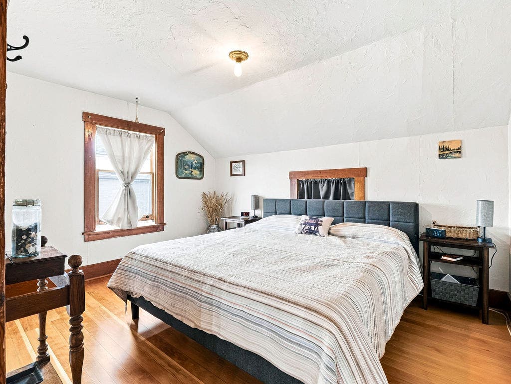 220 Adams Street, Helena, MT 59601 220 Adams Street, Helena, MT 59601