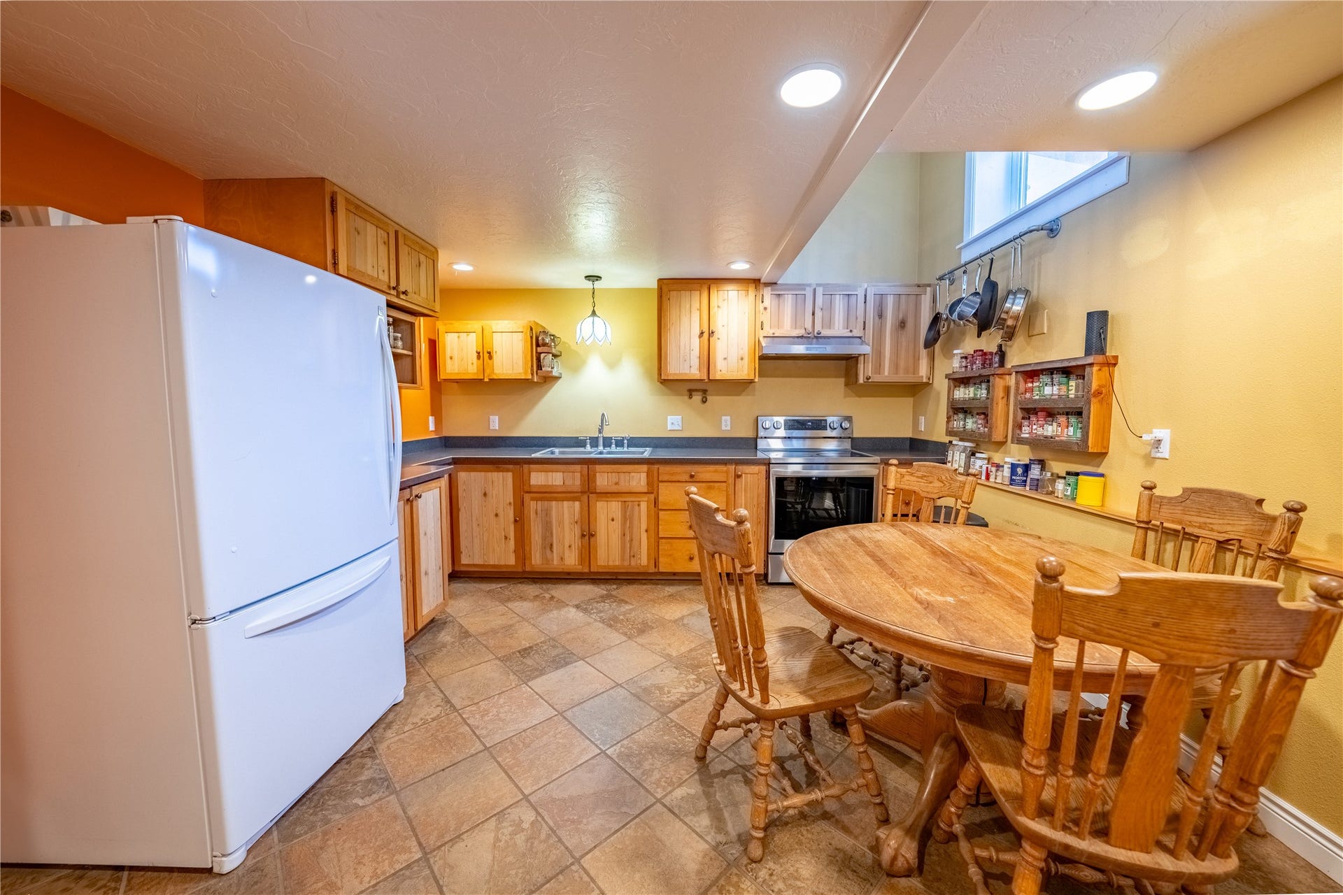 301 E Missoula Avenue, Troy, MT 59935 301 E Missoula Avenue, Troy, MT 59935