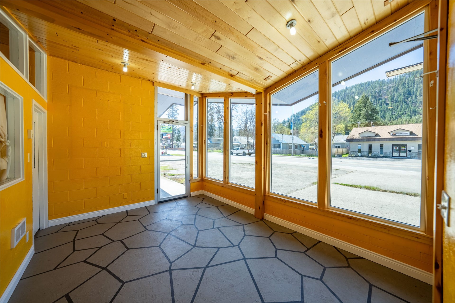 301 E Missoula Avenue, Troy, MT 59935 301 E Missoula Avenue, Troy, MT 59935