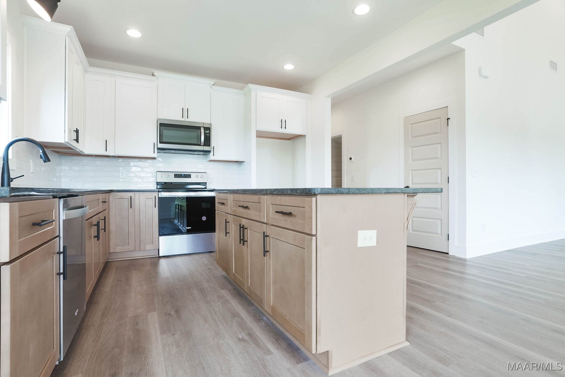 329 Ivy Avenue, Pike Road, AL 36064 329 Ivy Avenue, Pike Road, AL 36064