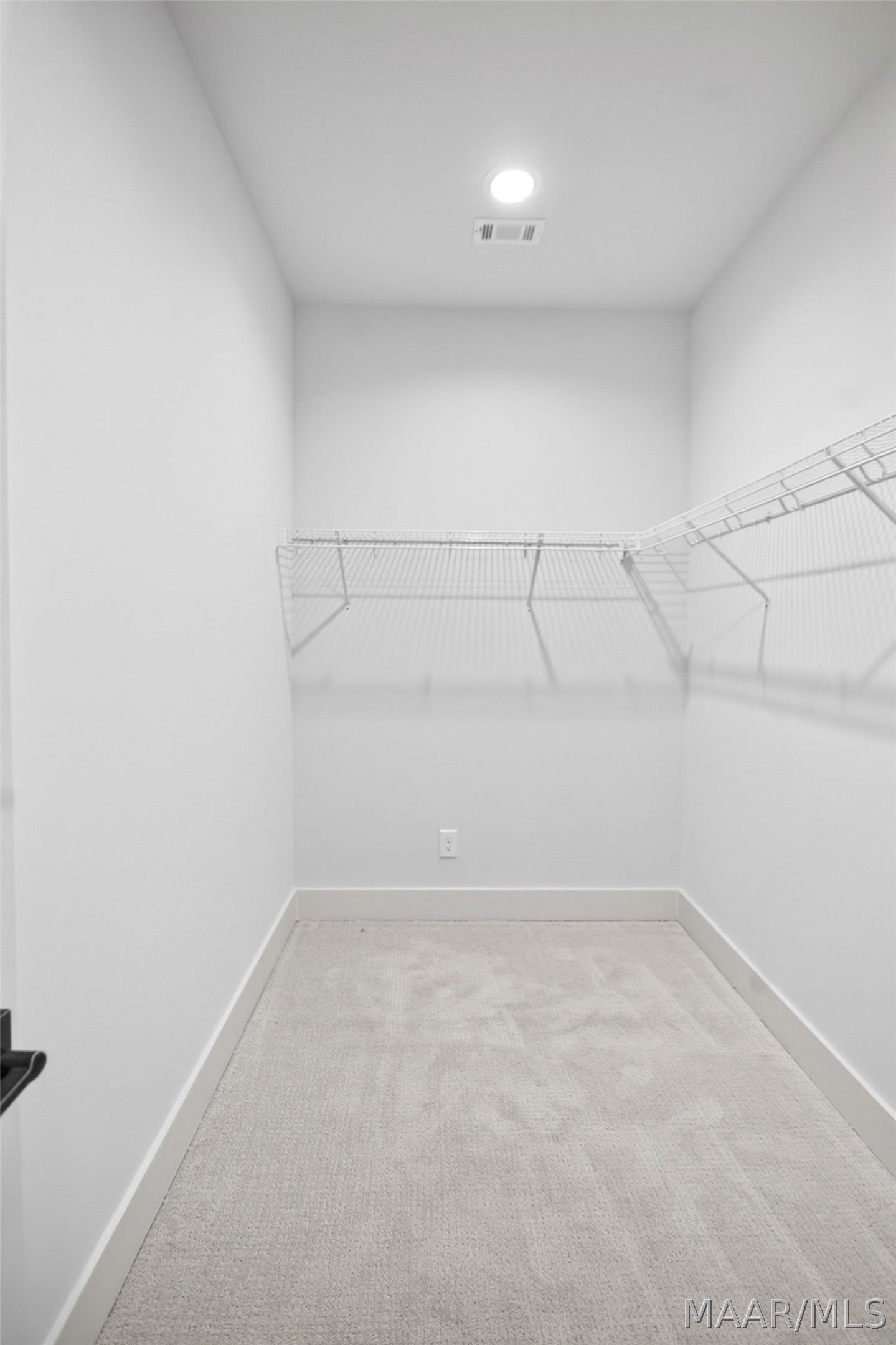 Bed 4 closet