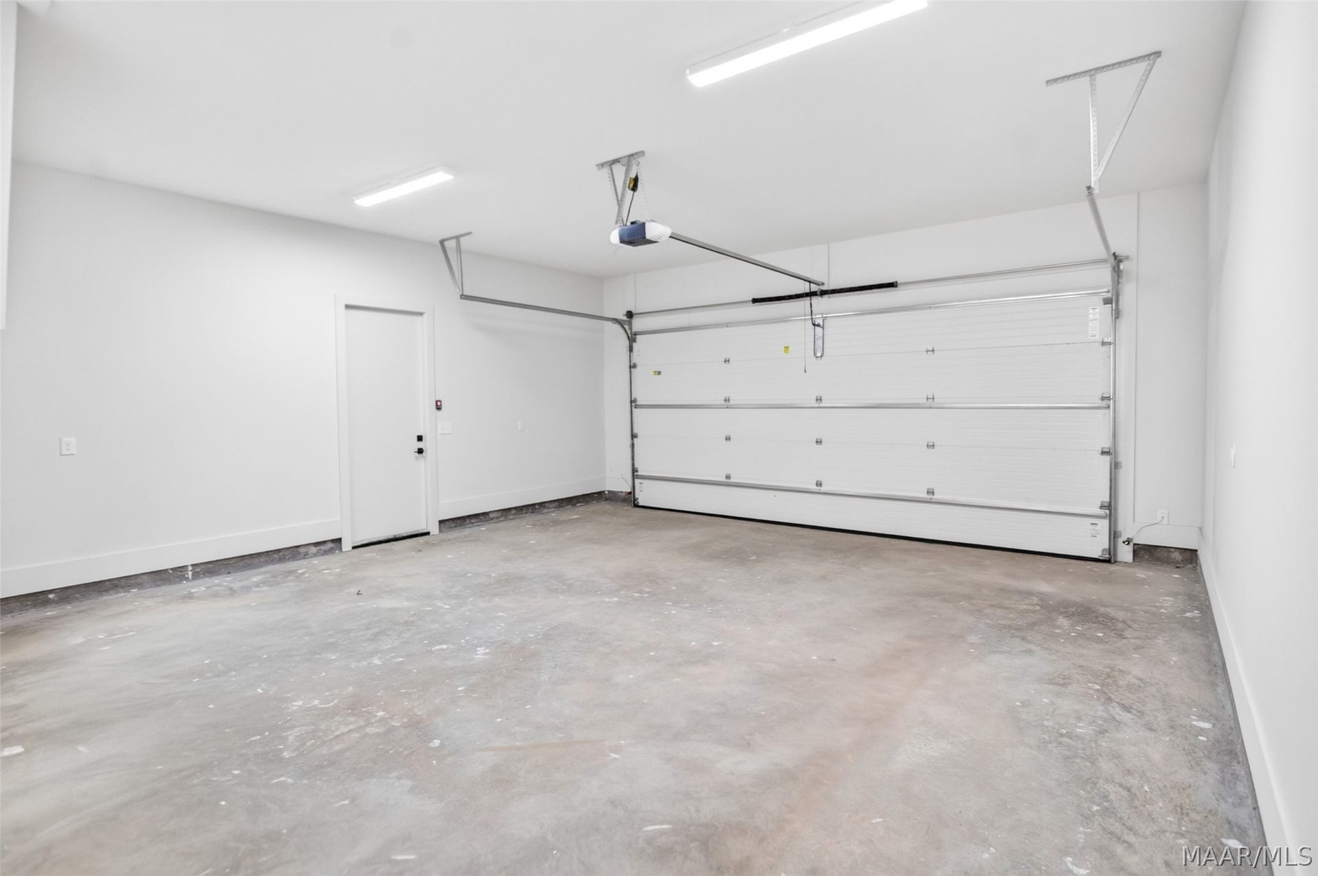 oversized 2 car garage
