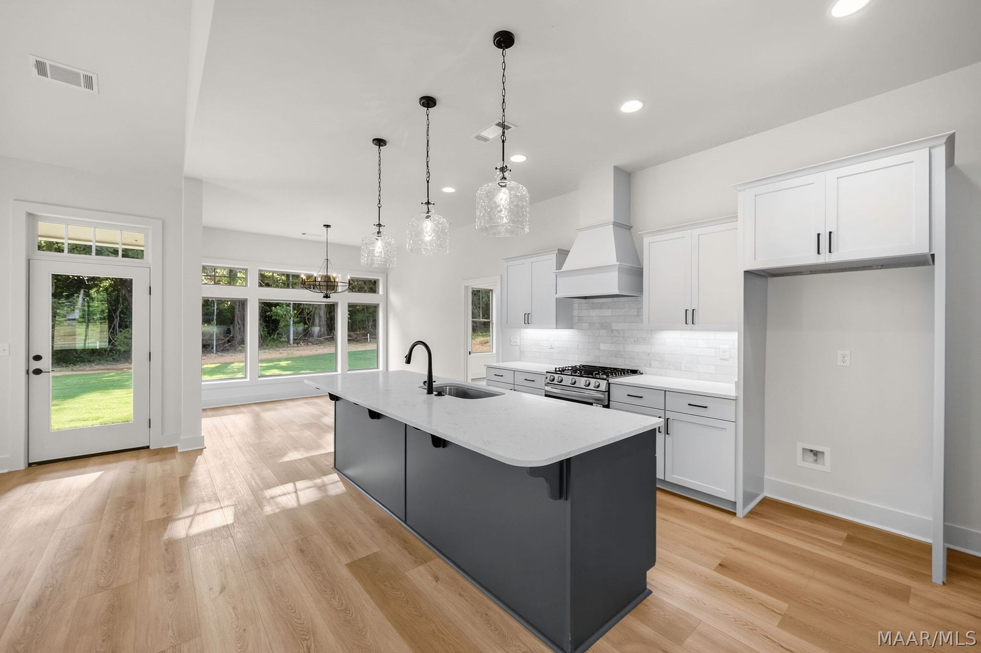 106 Della Drive, Wetumpka, AL 36093 106 Della Drive, Wetumpka, AL 36093
