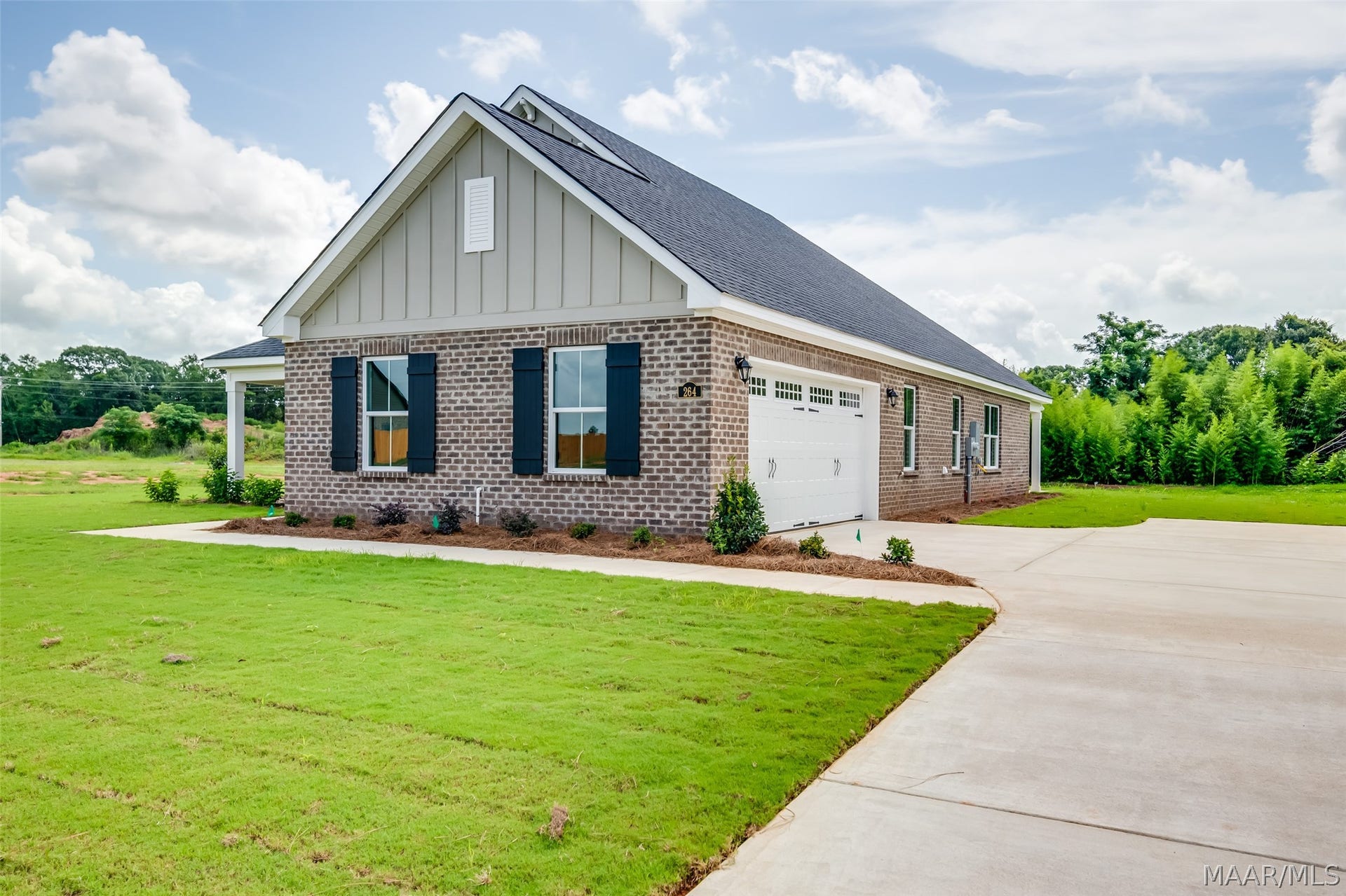 264 Hillston Drive, Wetumpka, AL 36093