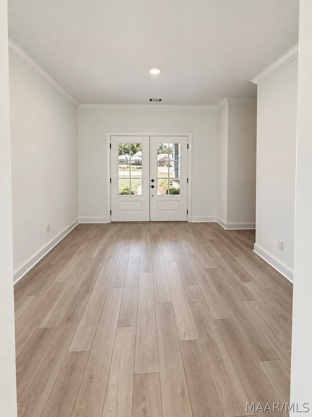 556 Argyle Circle, Pike Road, AL 36064 Let us add your style to the Foyer!