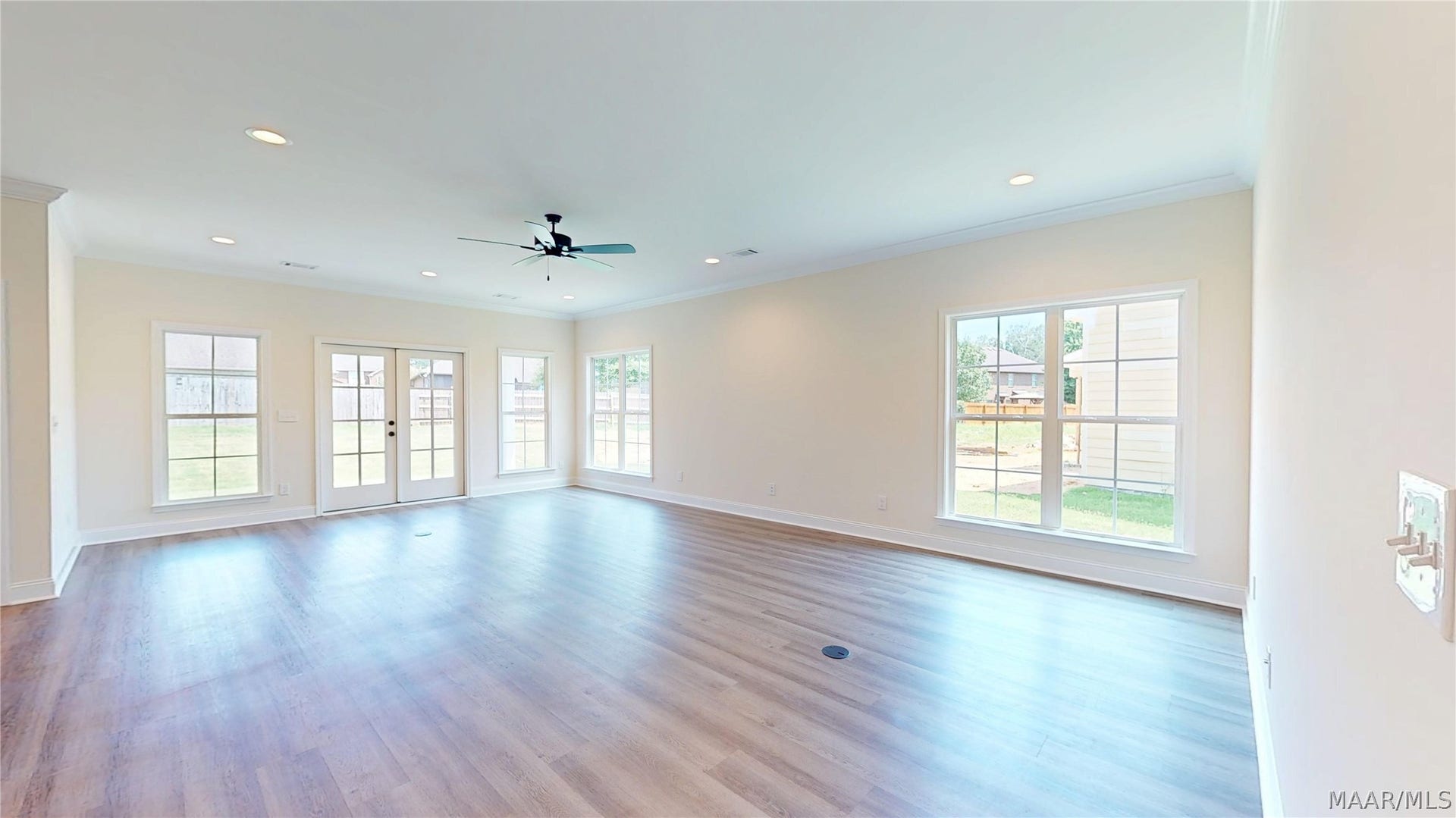 Den and Dining Area