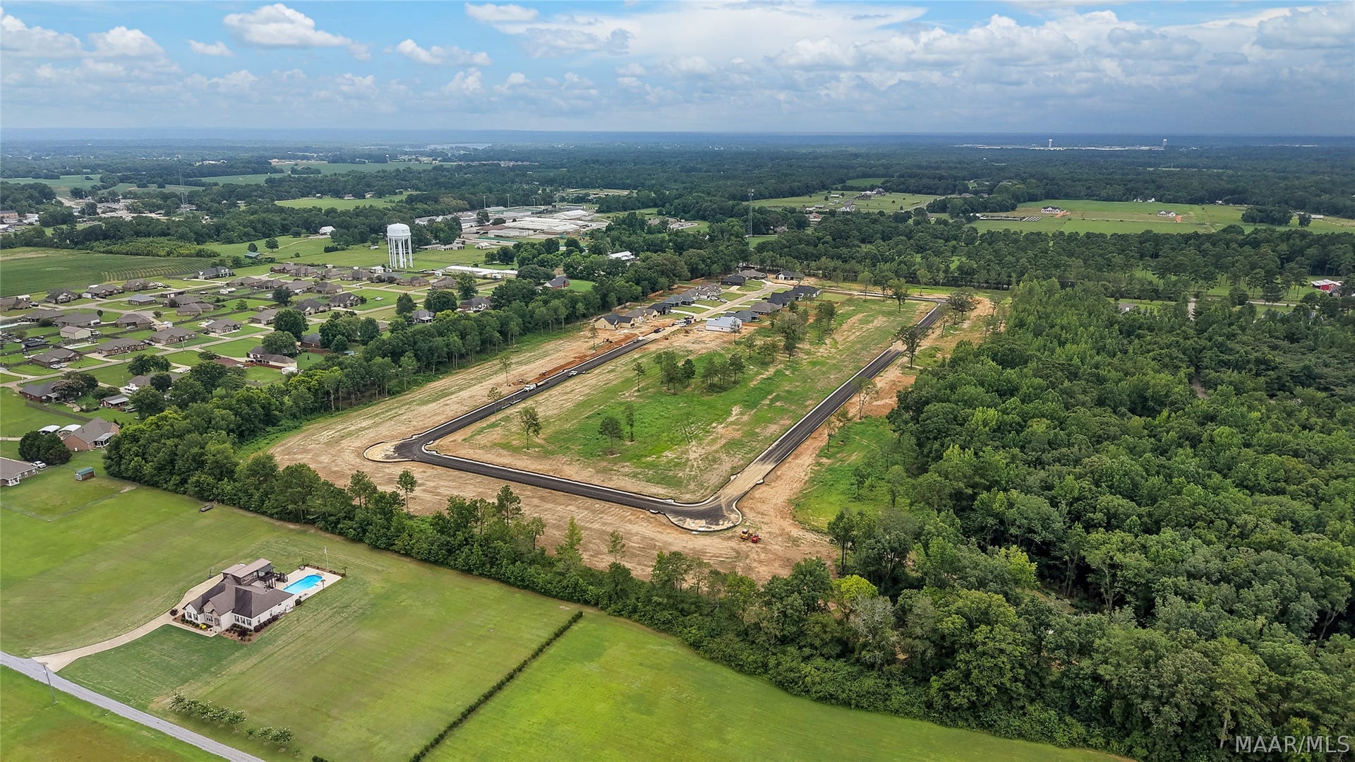 100 Lorie Lee Loop, Deatsville, AL 36022 100 Lorie Lee Loop, Deatsville, AL 36022