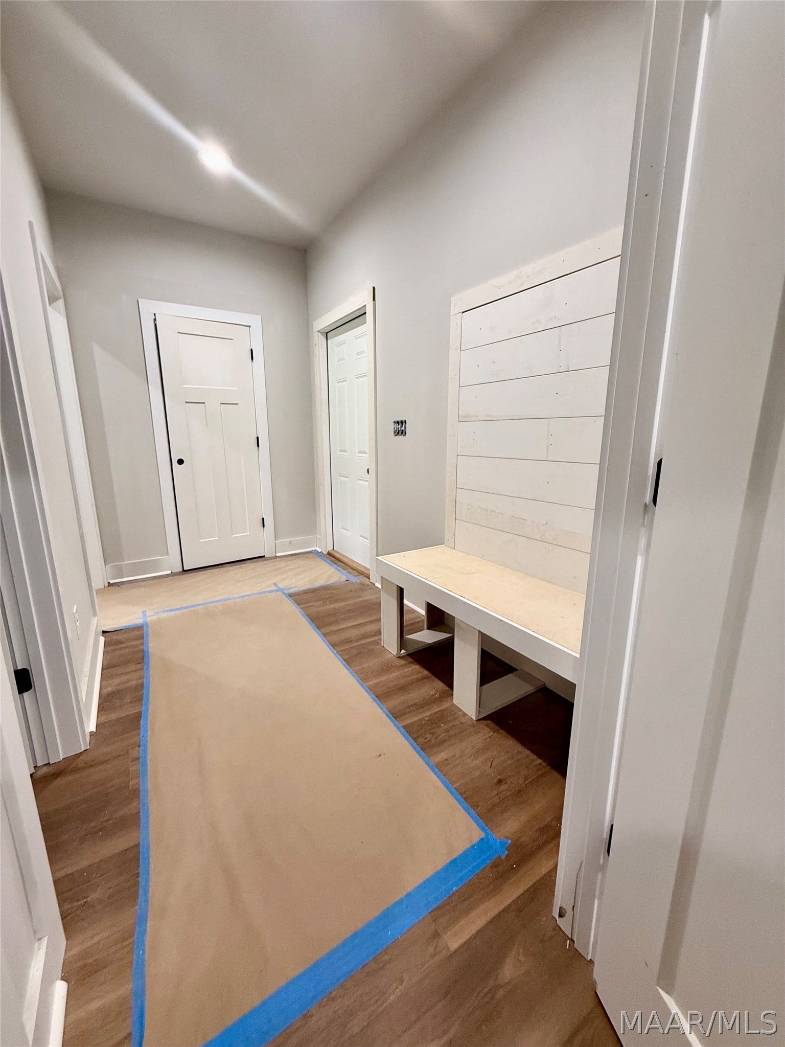 Entry Bench