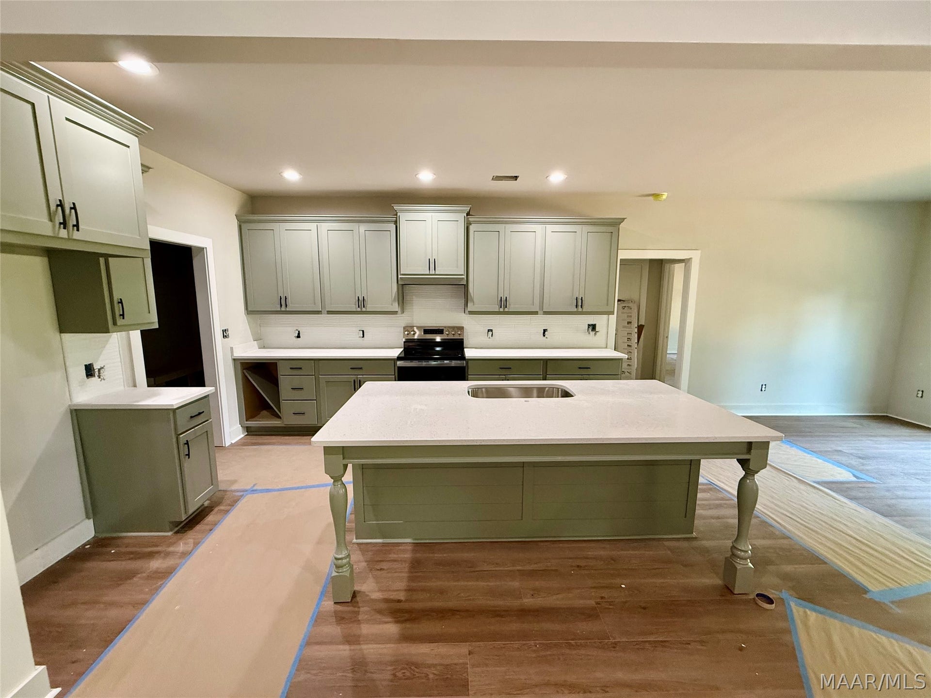 421 Sunnybrook Drive, Deatsville, AL 36022
