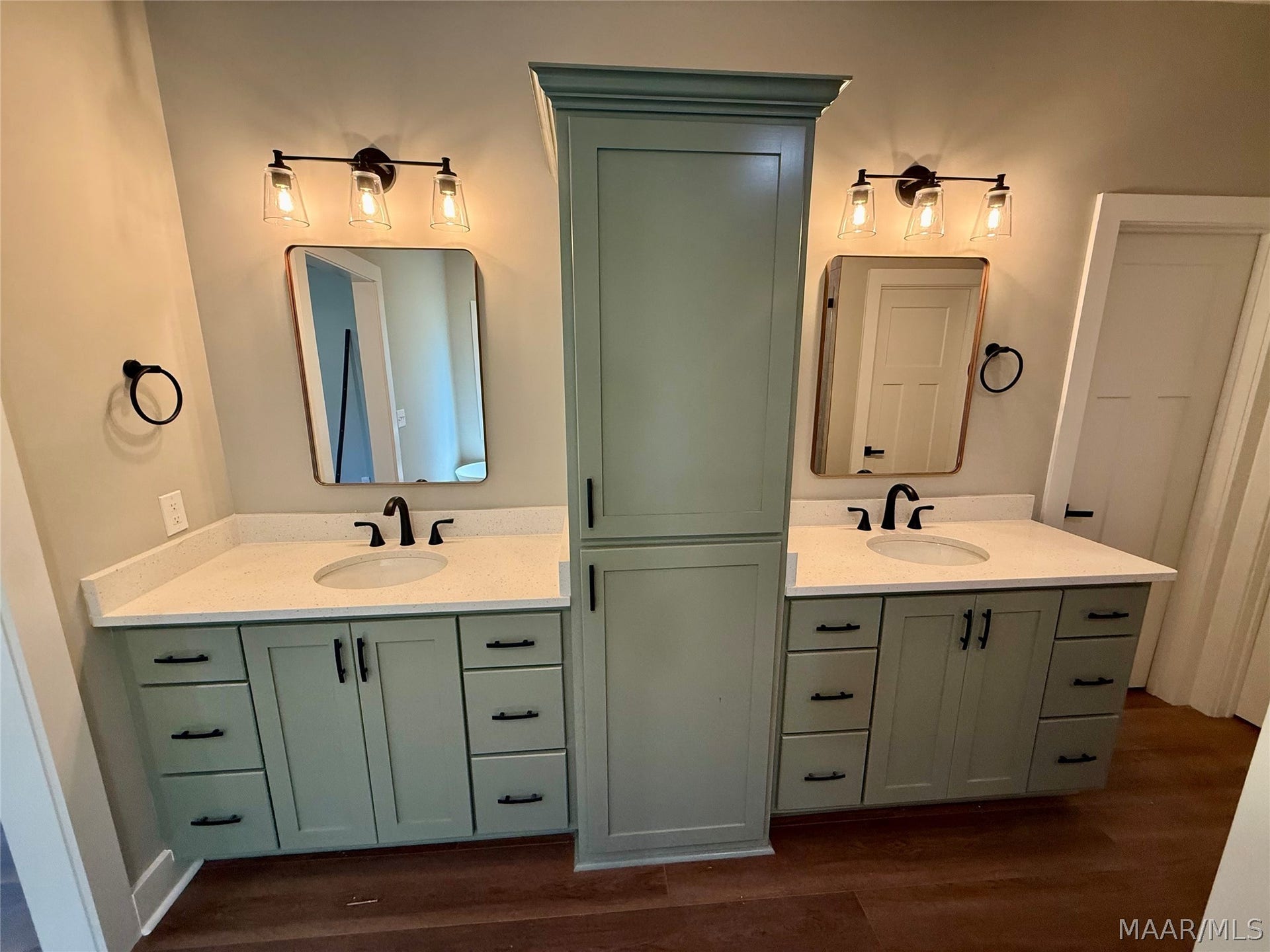 421 Sunnybrook Drive, Deatsville, AL 36022