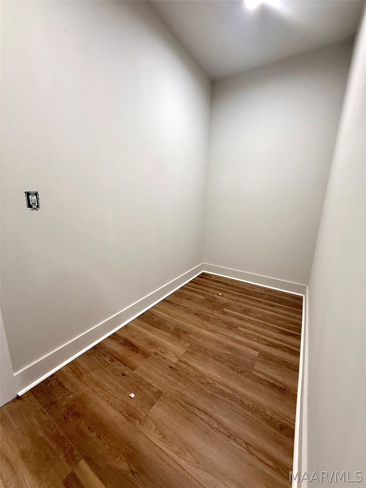 Walk-in closet in Main