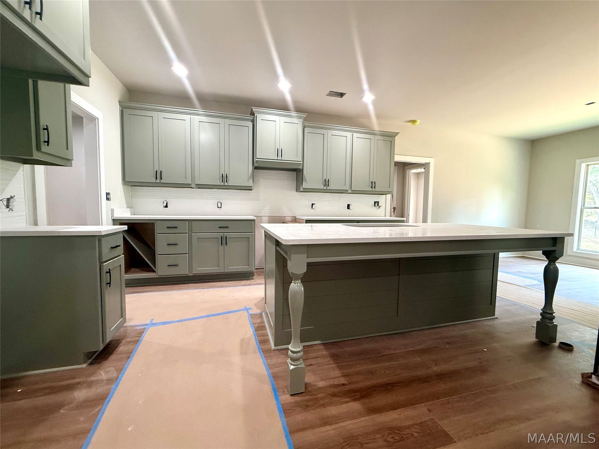 421 Sunnybrook Drive, Deatsville, AL 36022