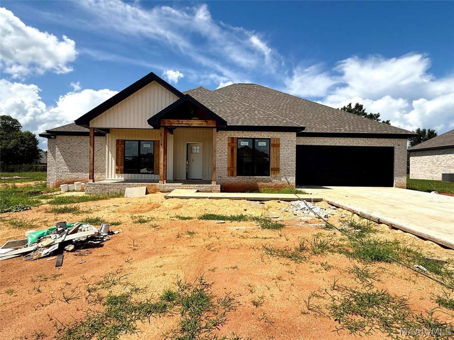 Property photo for 646 Chanlee Drive, Deatsville, AL