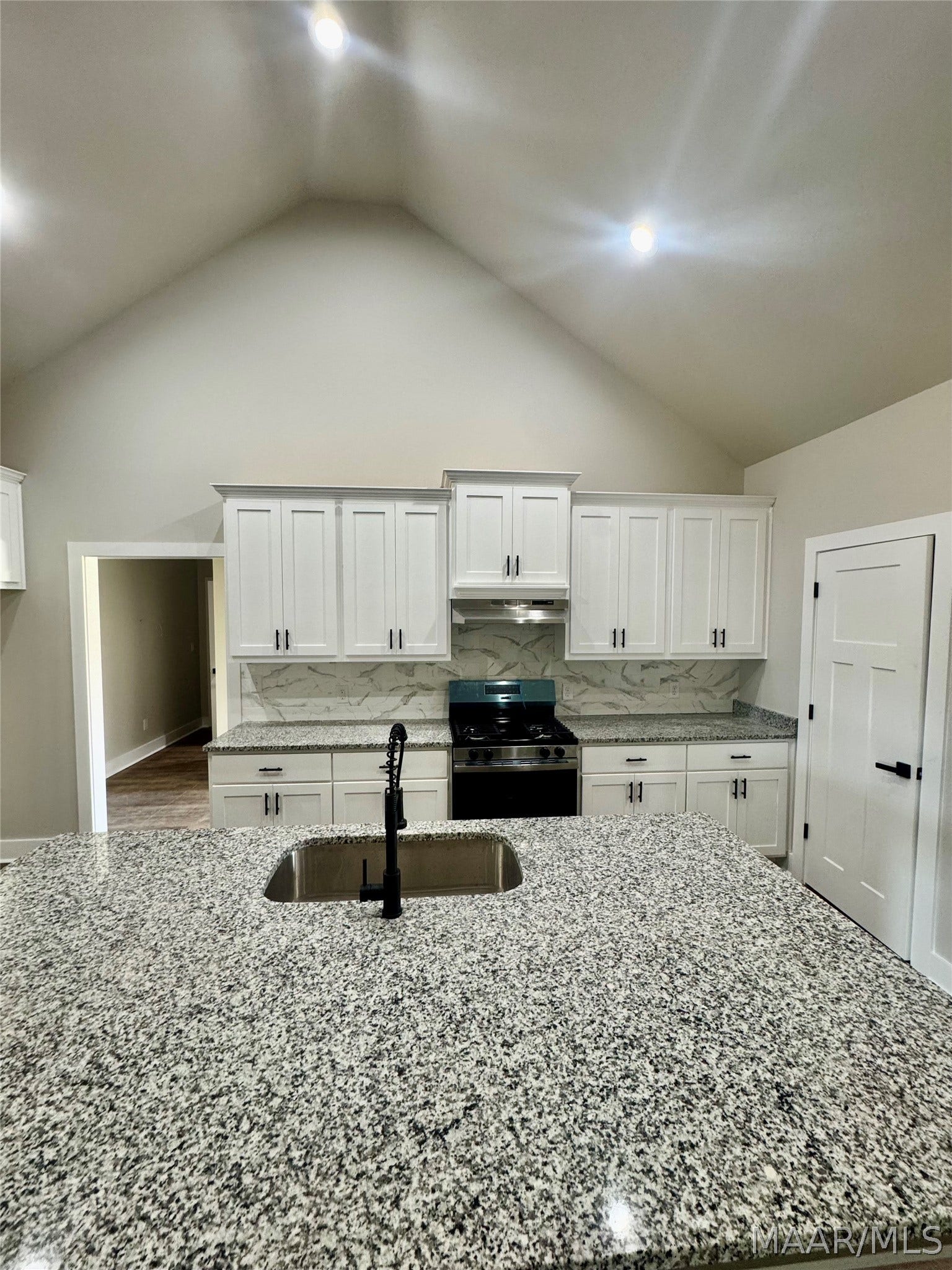 646 Chanlee Drive, Deatsville, AL 36022