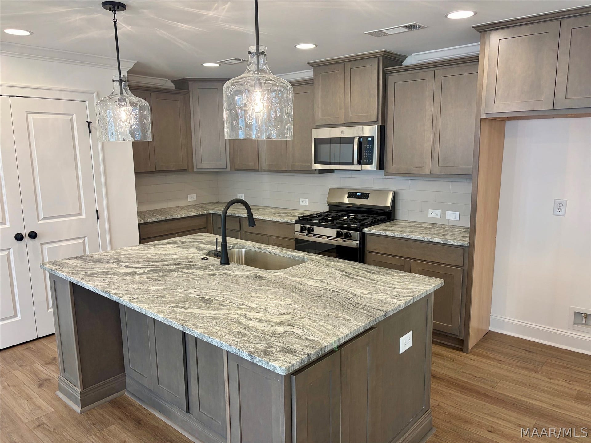 816 Edmund Lane, Pike Road, AL 36064 816 Edmund Lane, Pike Road, AL 36064