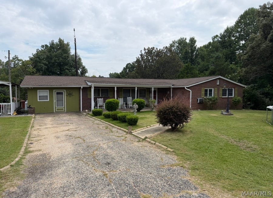 Property photo for 4980 Longview Road, Elmore, AL