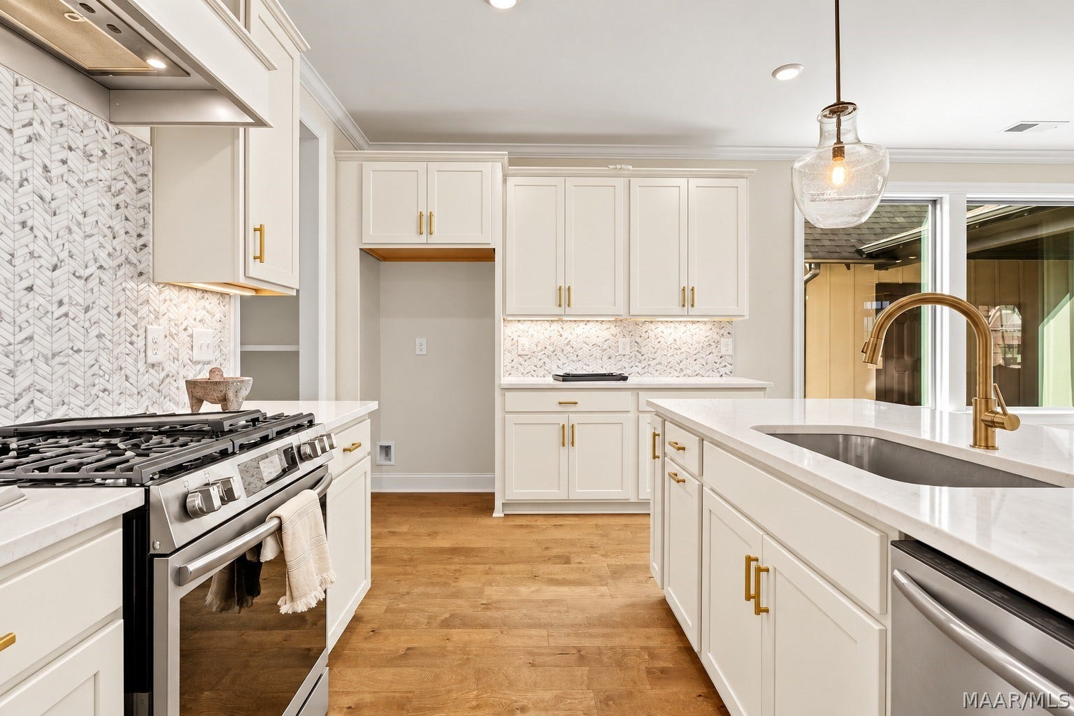 520 Argyle Circle, Pike Road, AL 36064 Kitchen example