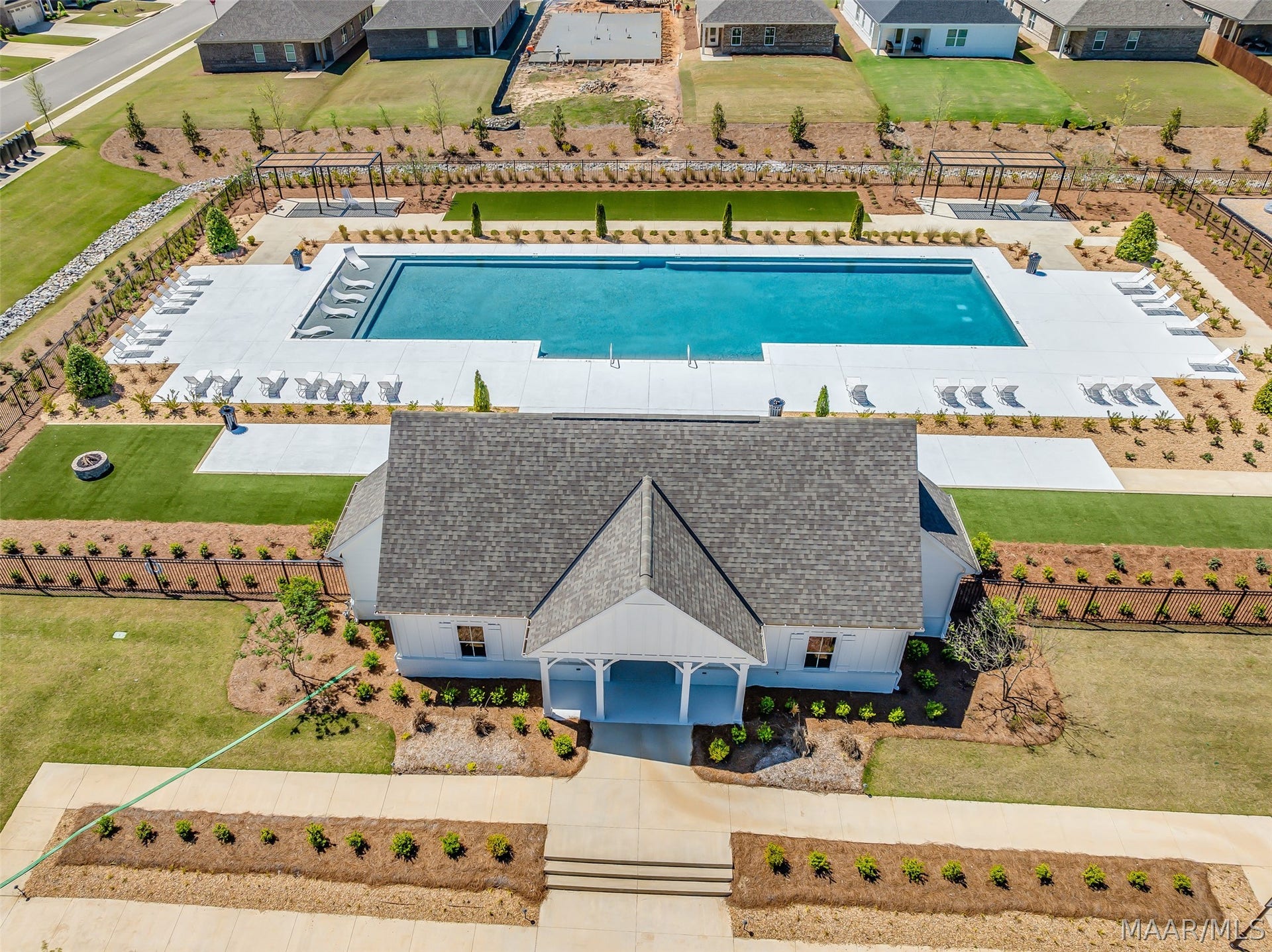 828 Edmund Lane, Pike Road, AL 36064 828 Edmund Lane, Pike Road, AL 36064