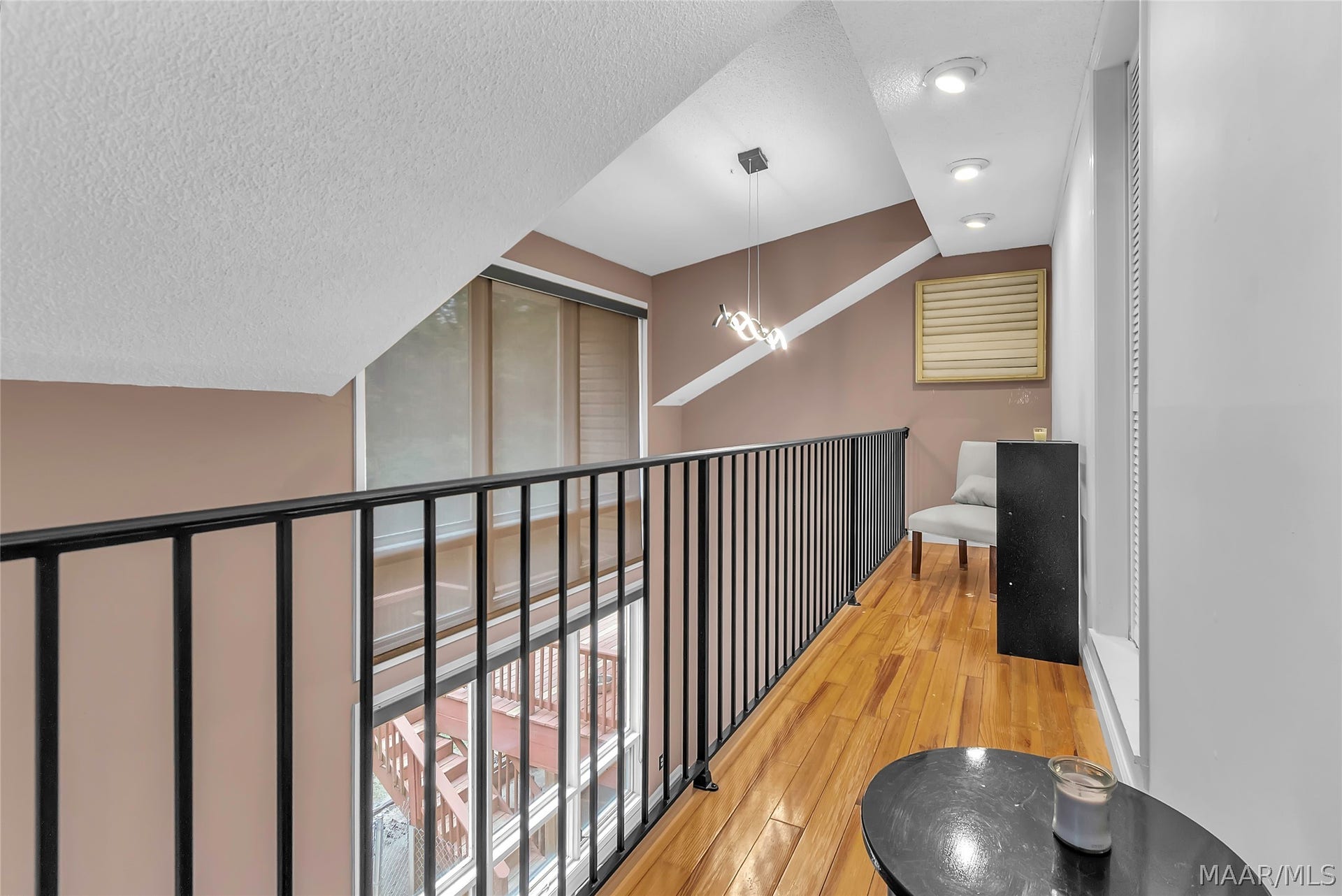 Main Bed Balcony