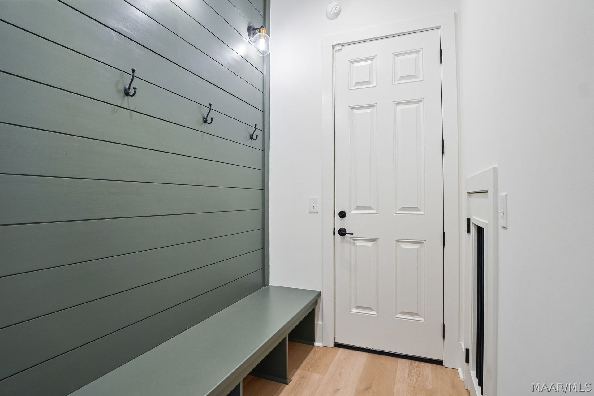 581 King's Meadow Street, Pike Road, AL 36064 Mudroom off the garage