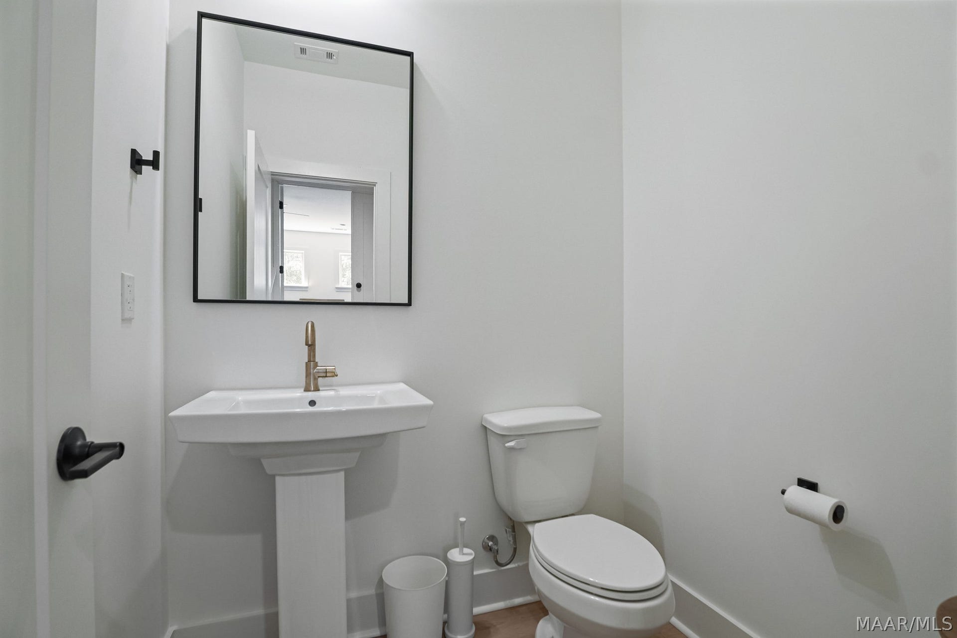 581 King's Meadow Street, Pike Road, AL 36064 Half bath outside the bonus room.