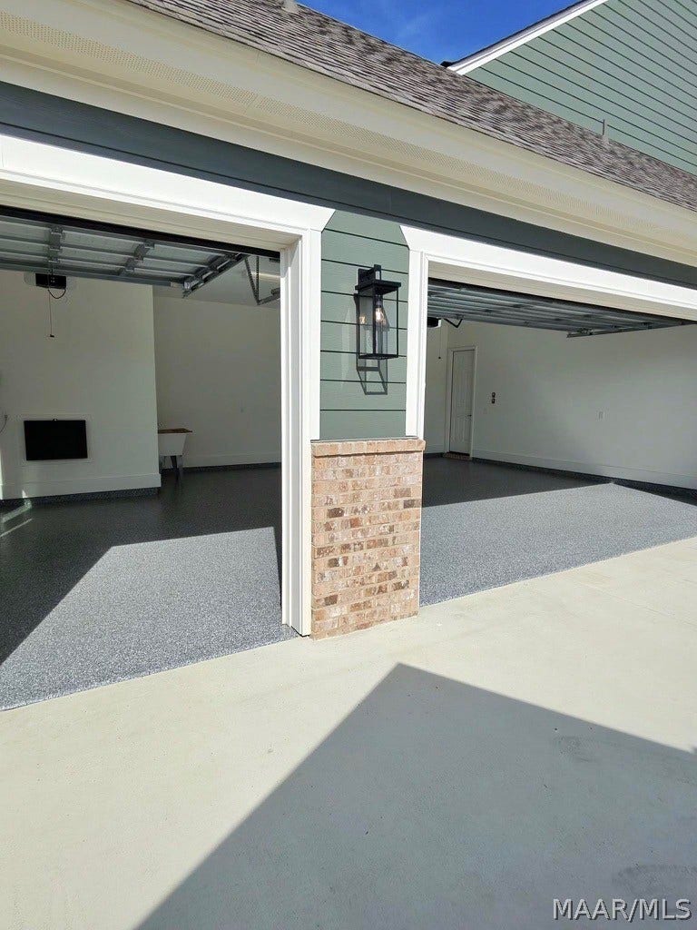 581 King's Meadow Street, Pike Road, AL 36064 Garage with epoxy floor.