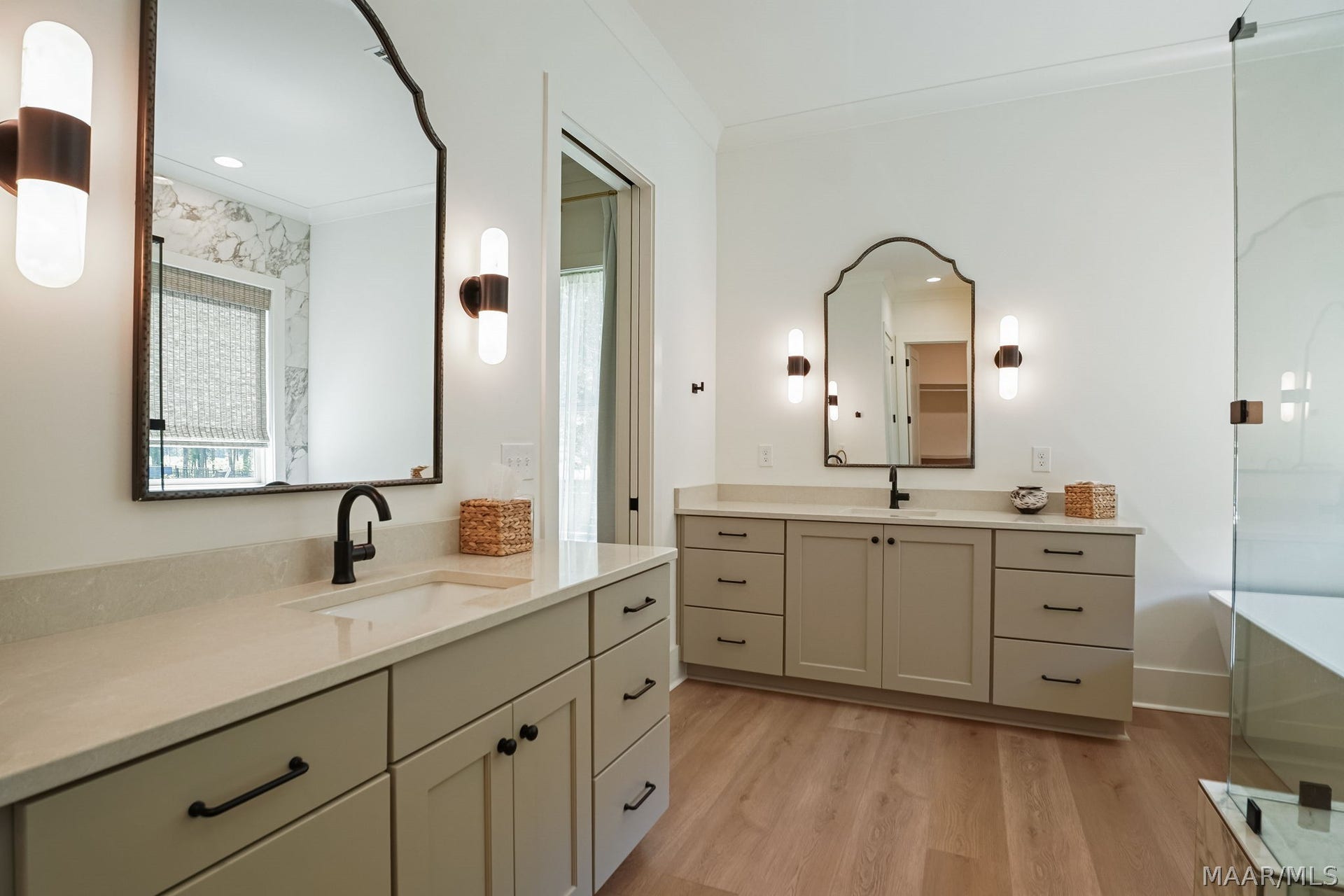 581 King's Meadow Street, Pike Road, AL 36064 Separate vanities
