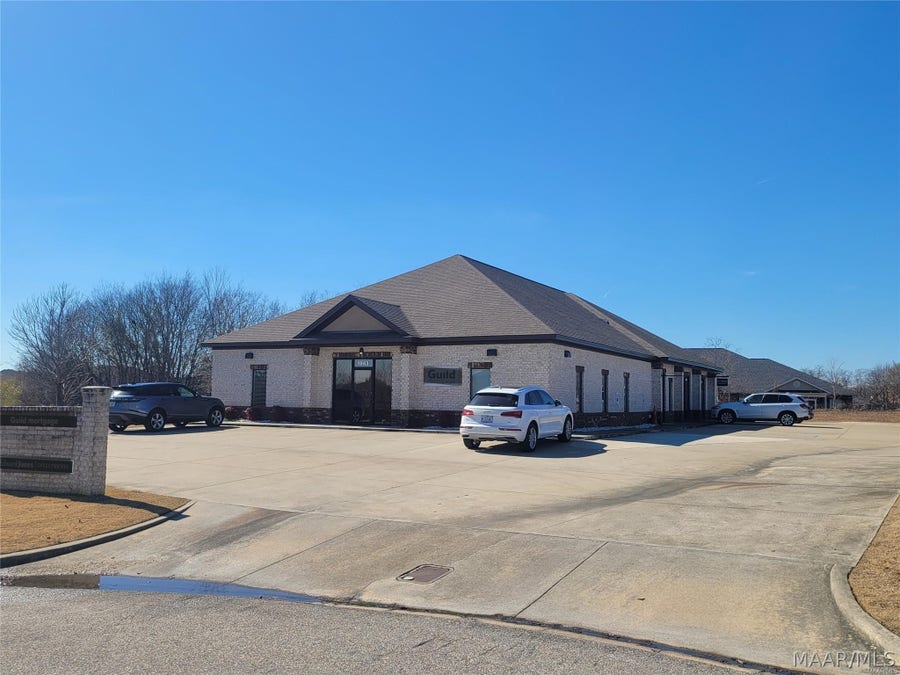 Property photo for 1943 Berry chase Place, Montgomery, AL