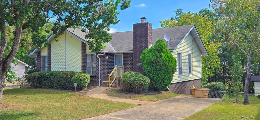 Property photo for 6820 Spring Valley Drive, Elmore, AL